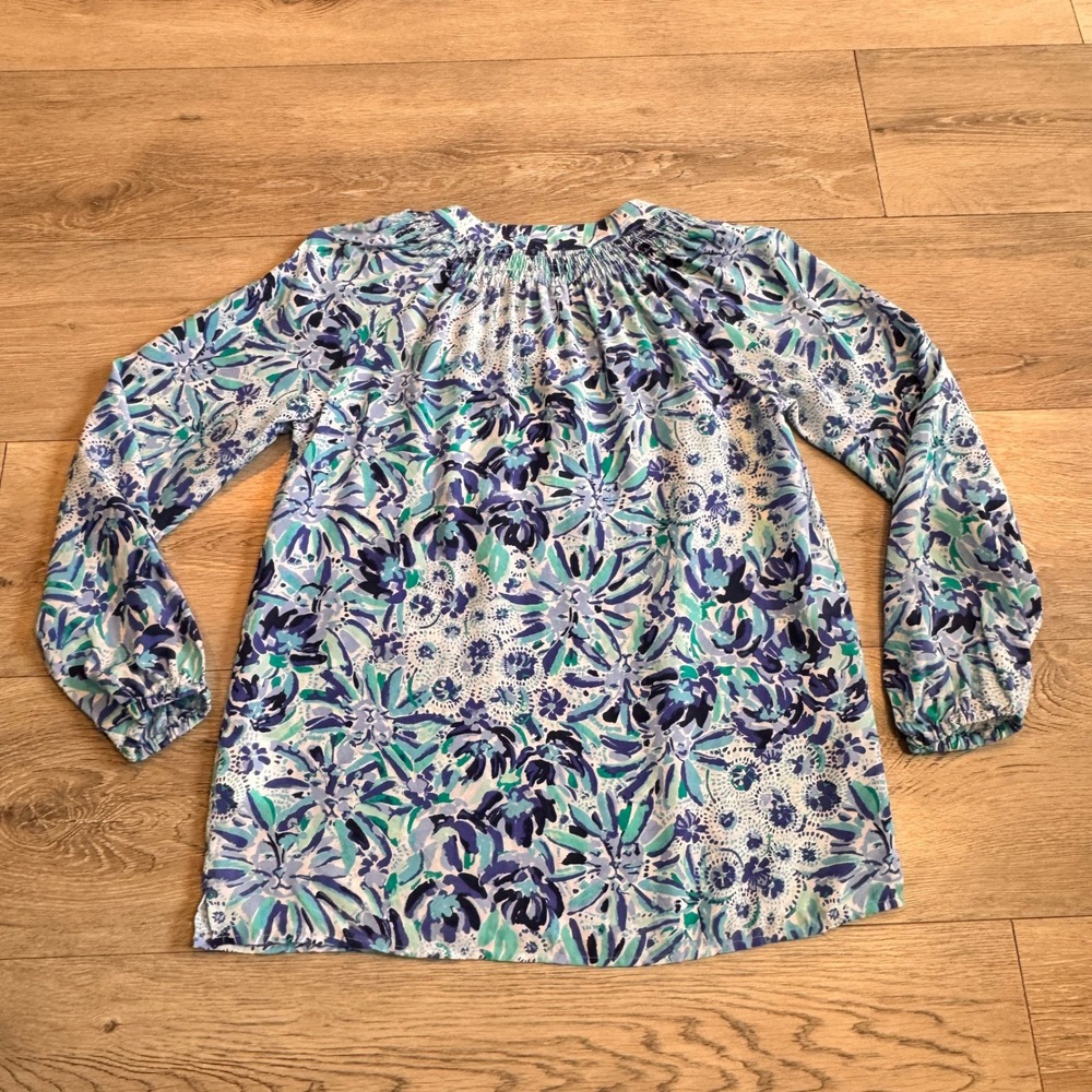 Lilly Pulitzer Elsa Silk Blouse Long Sleeve V-Neck Top‎ Smocked XSmall XS - Picture 2 of 7